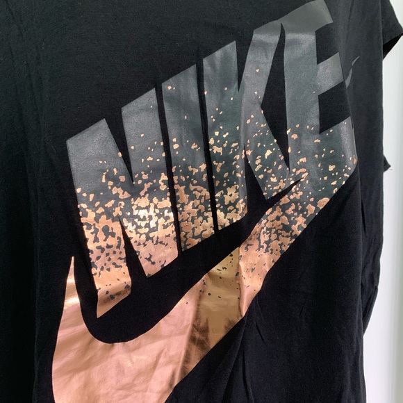 Nike Workout T-Shirt (Copper Accents) - Picture 2 of 5